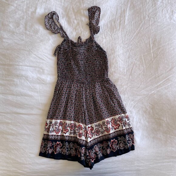 Francesca's Patterned Romper (sz S) - Picture 9 of 11